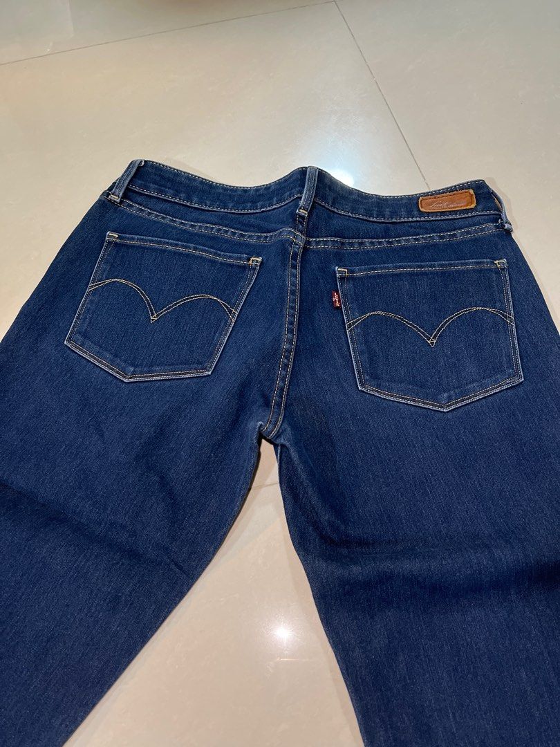 Jurong point levis outlet