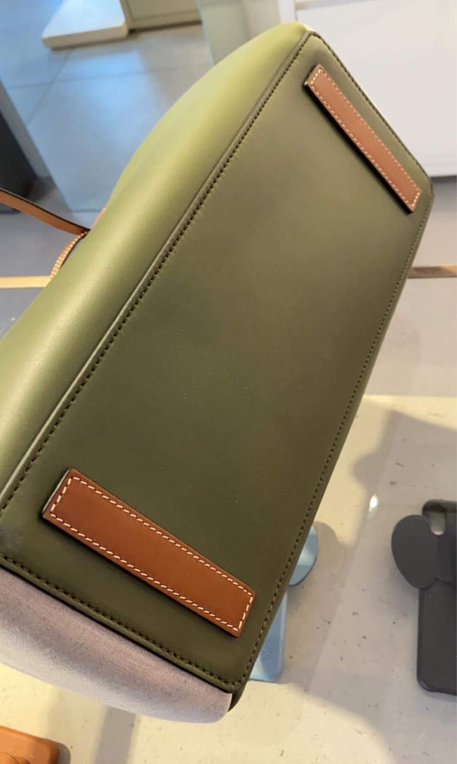 Loewe sales lazo shopper