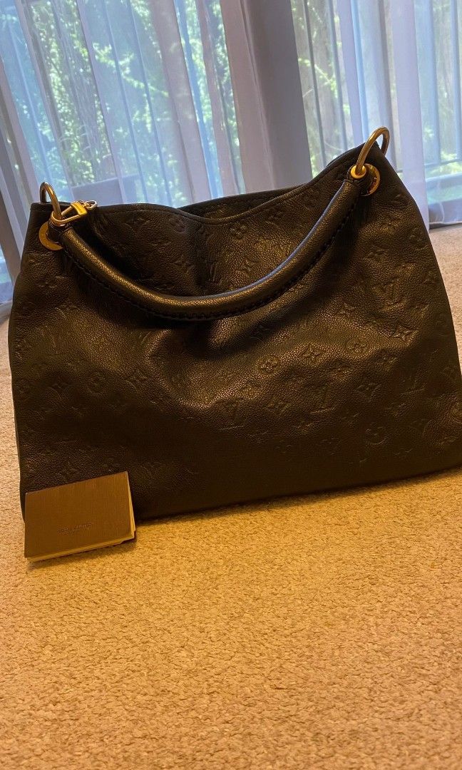 Louis Vuitton Artsy MM in Monogram Vachette - SOLD