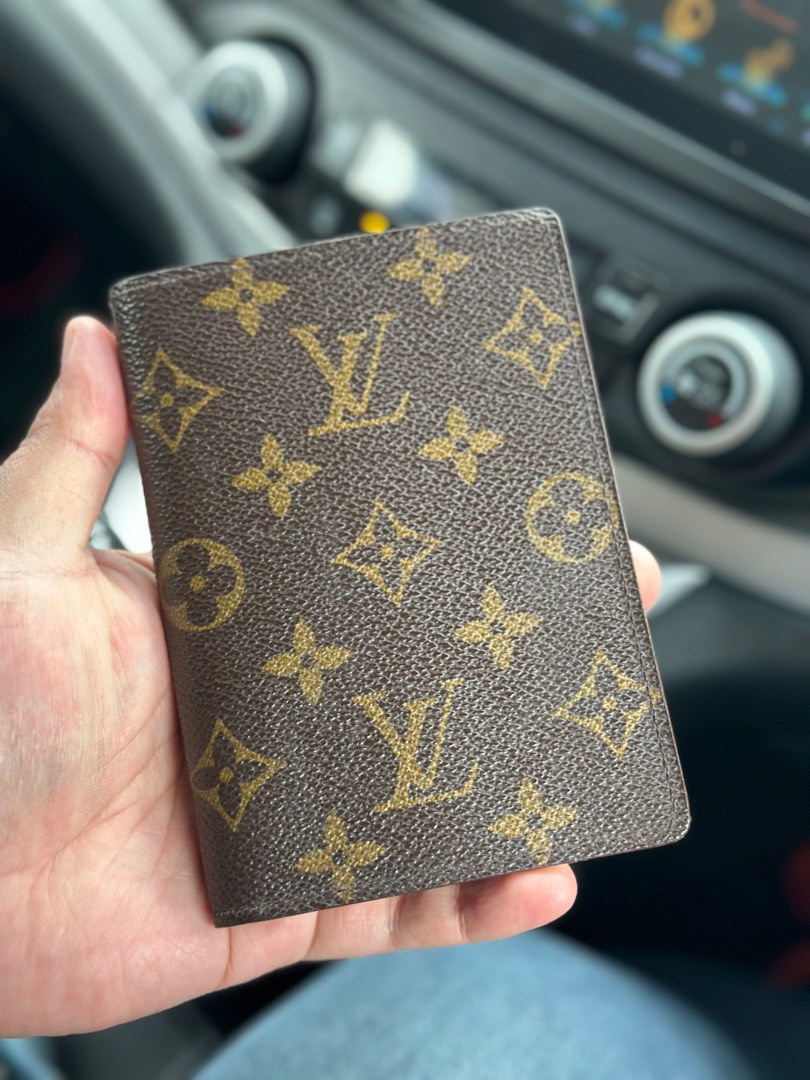 Louis Vuitton Dark Brown Utah Leather Six Card Wallet Louis