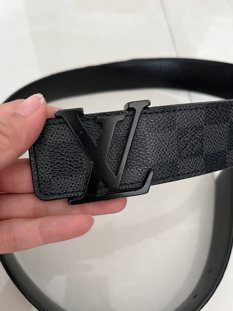 Louis Vuitton Damier LV 40mm Reversible Belt Grey Leather. Size 100 cm