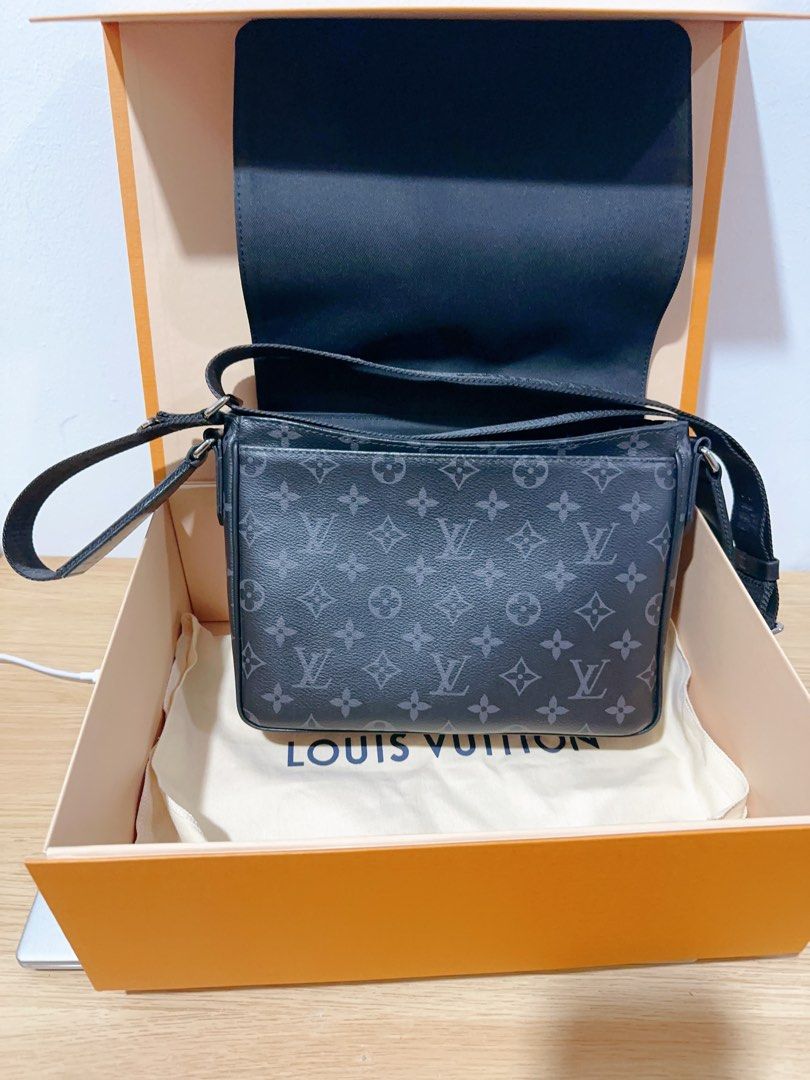 Louis Vuitton NM District Messenger Bag Review & Try On (Damier Graphite  Black - Virgil Abloh - LV) 