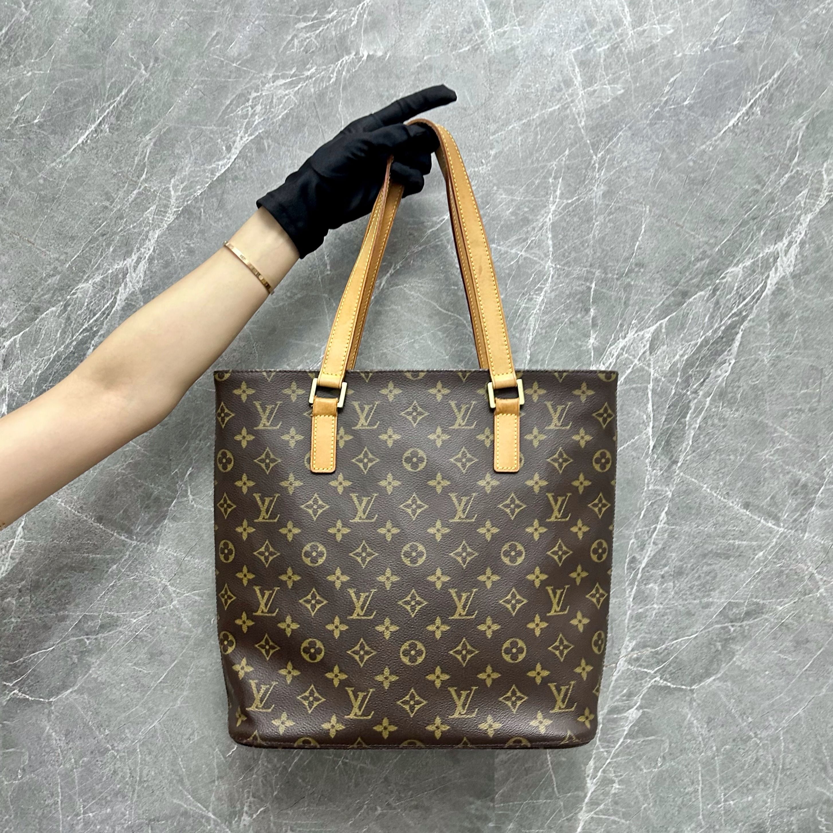 Louis Vuitton Looping GM Monogram, Luxury, Bags & Wallets on Carousell