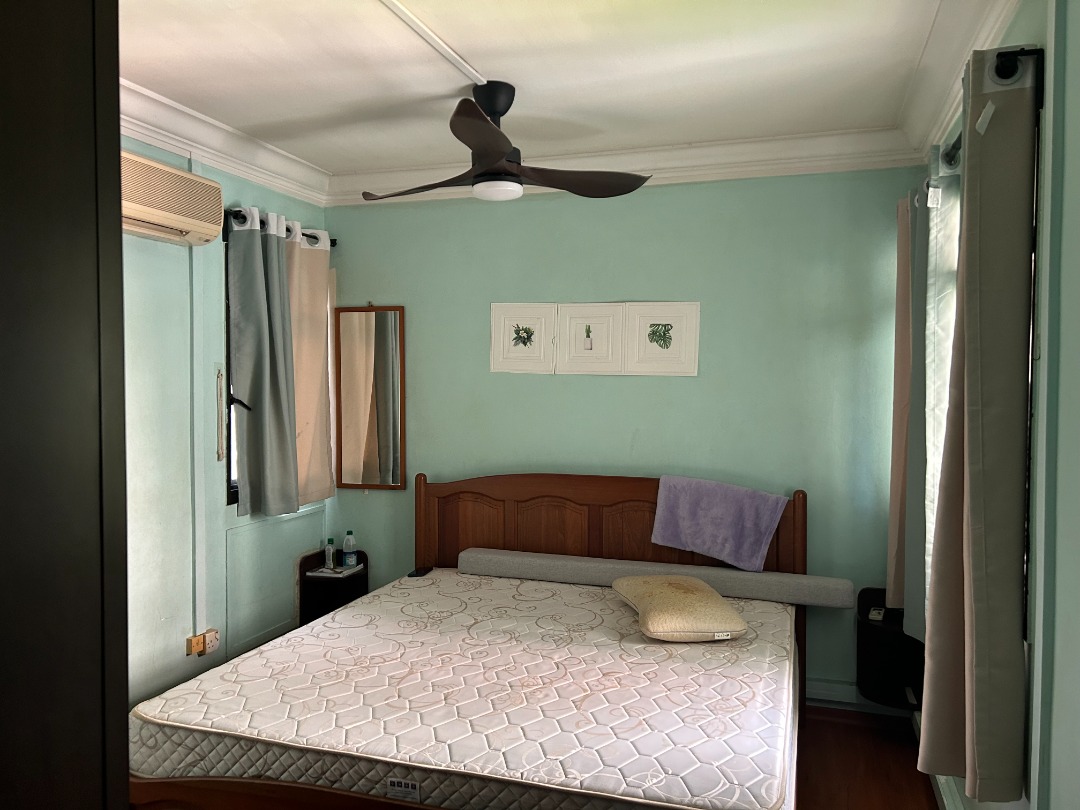 Master room with Aircon for rent near NTU/Pioneer MRT. Avl from 1st Oct