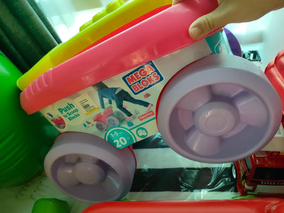 Mega bloks push to scoop online