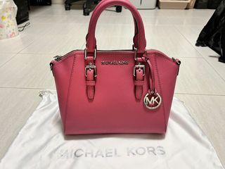 💯ORIGINAL MICHAEL KORS SURI SMALL BUCKET PINK BLUSH, Luxury, Bags &  Wallets on Carousell