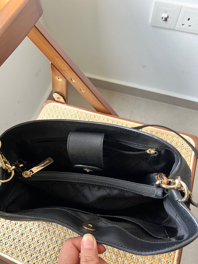 Michael kors hotsell bag sofia