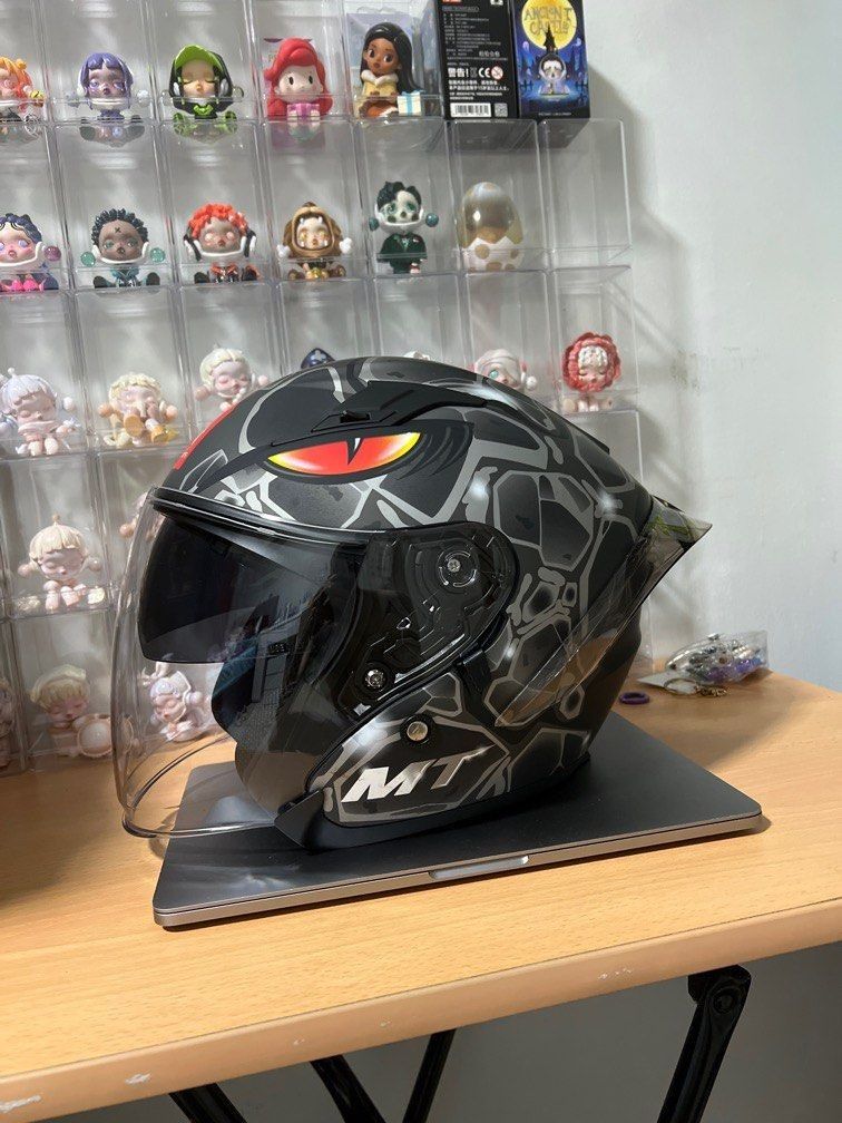 Mt helmet Selector, Motorcycles, Motorcycle Apparel on Carousell