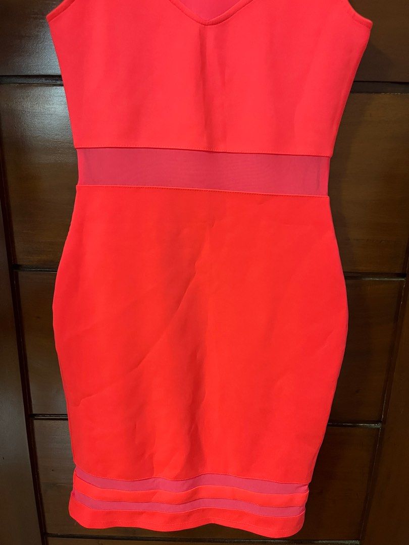 Neon pink dress (Category: Dresses) located in Manila. Submitted by tchm23 (Listing ID 1251328494, Image 1). Description: ⭐️FS pink dress ⭐️Unused with tag from H&M ⭐️For casual events & bar hopping .