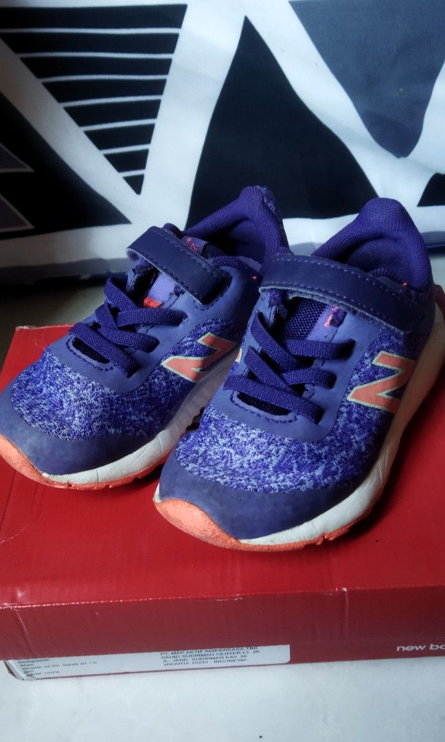 new balance kids size 25