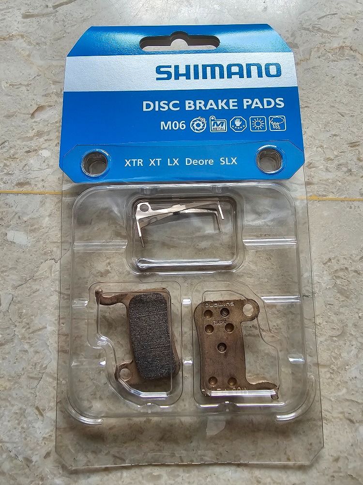 New SHIMANO Disc Brake Pad M06, Sports Equipment, Bicycles Parts