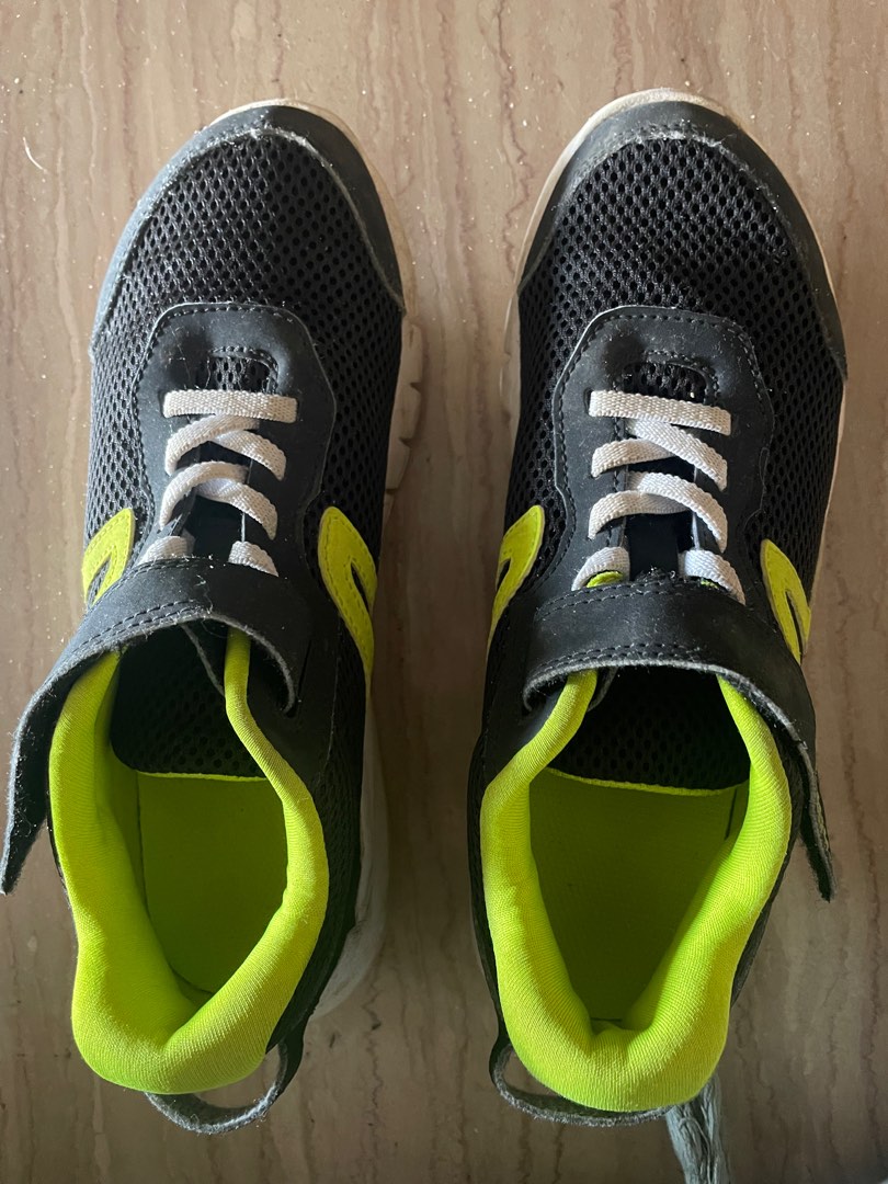 Newfeel top shoes showroom