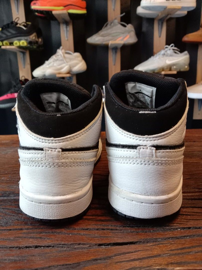 18.5 jordans top