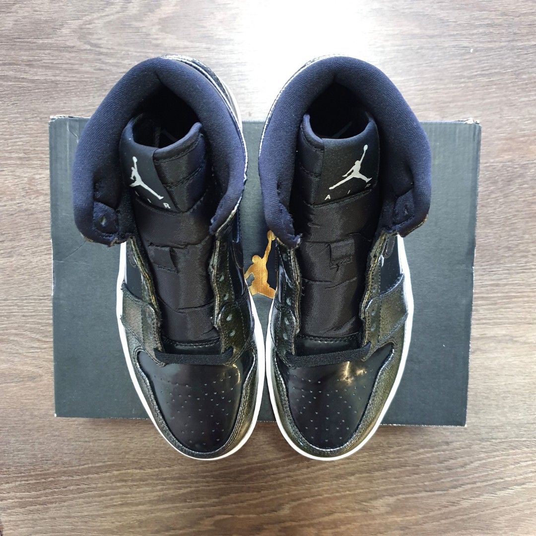 jordan 1 mid se triple black patent