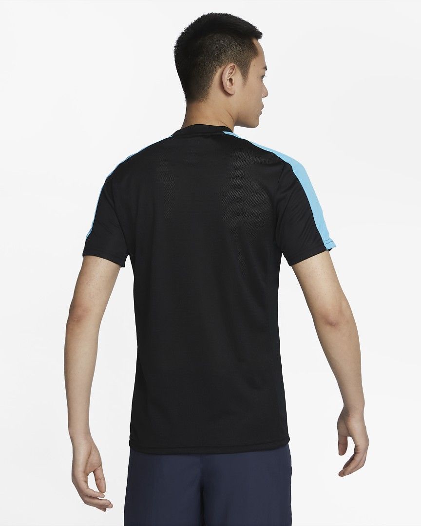 Nike t shirt size clearance