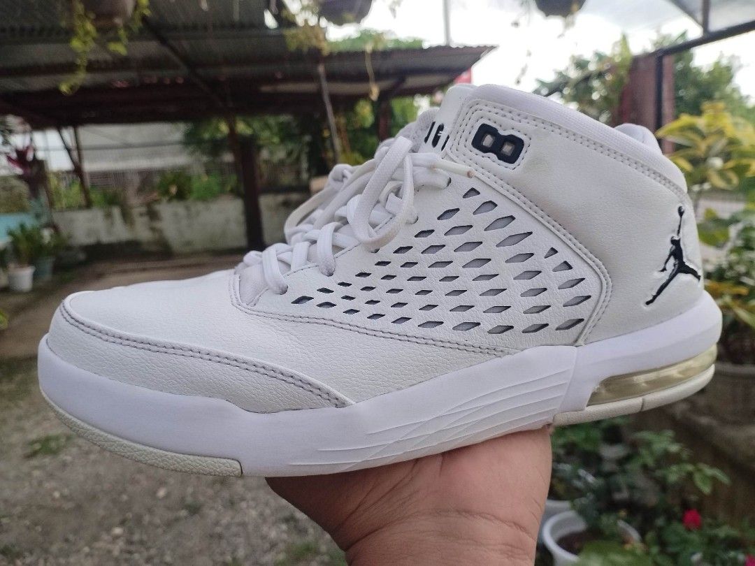 Nike air jordan flight hotsell origin 4 triple white