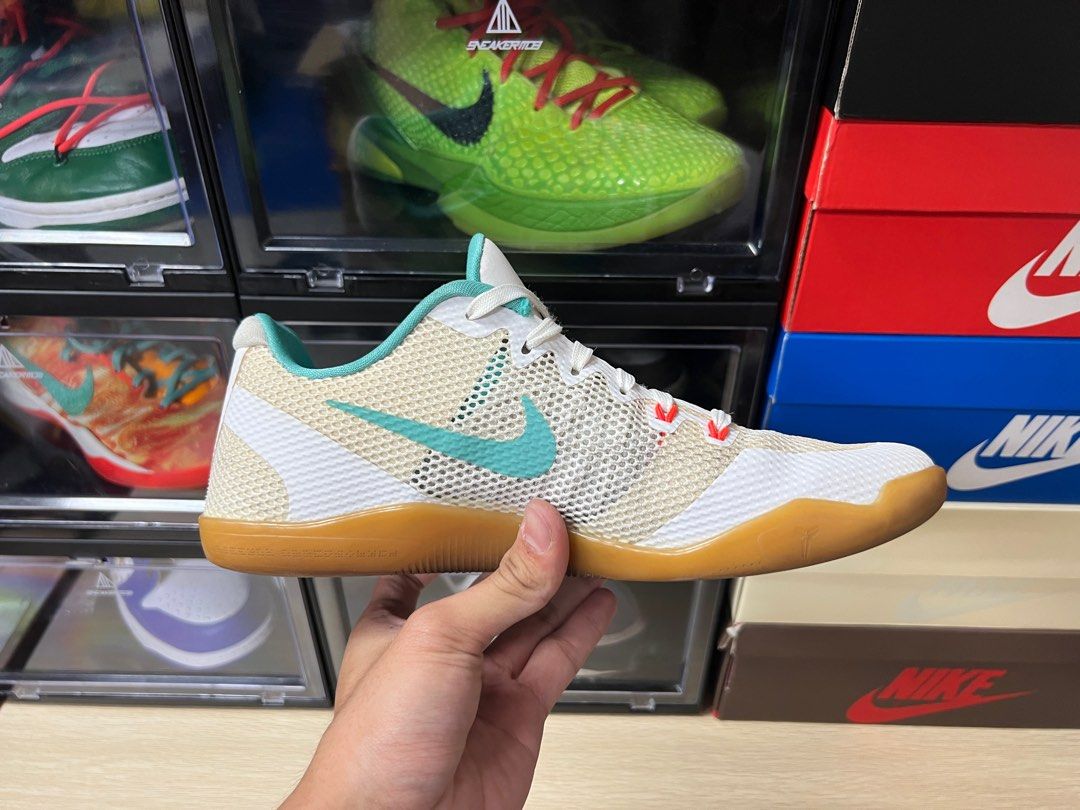 Kobe 11 em summer pack top
