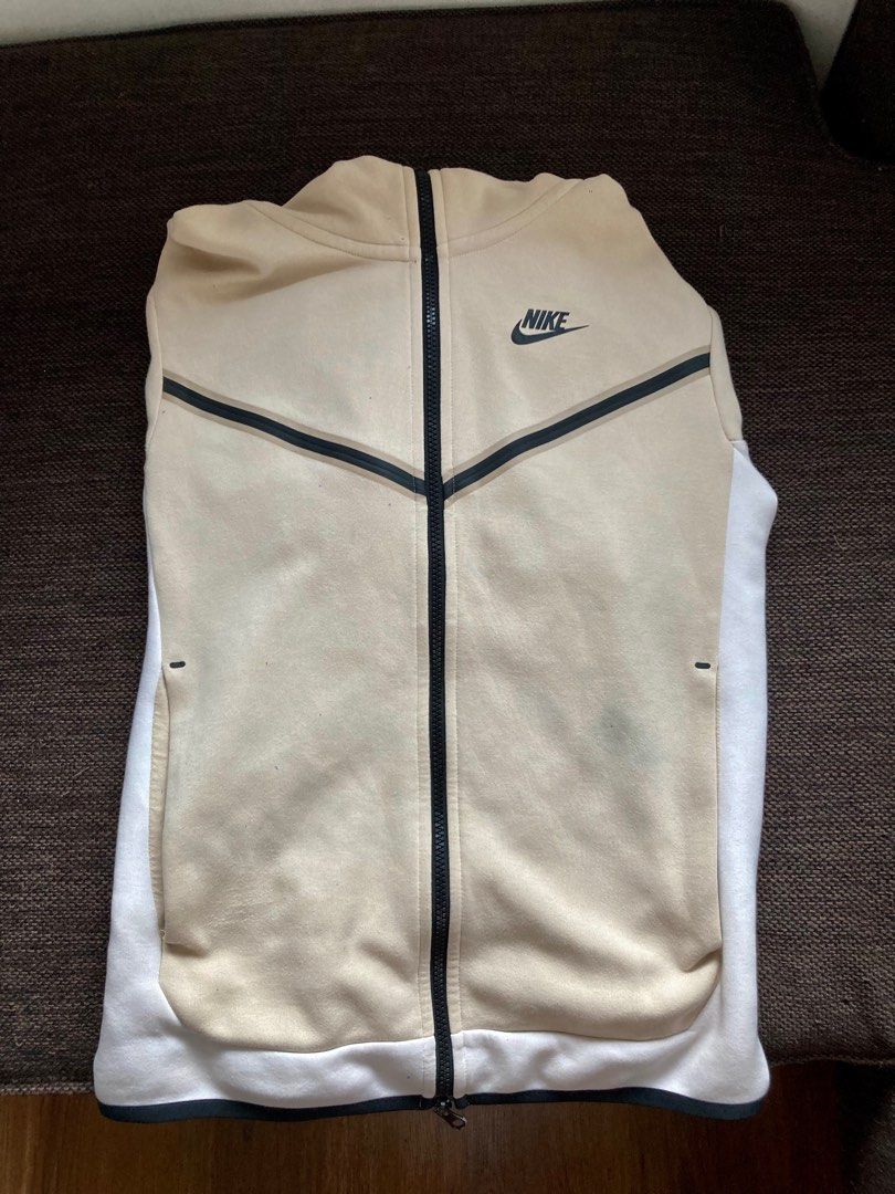 Nike tech fleece Jacket Beige|Size XS, 男裝, 外套及戶外衣服- Carousell