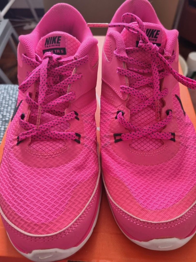 Nike 27 trainers womens hot sale