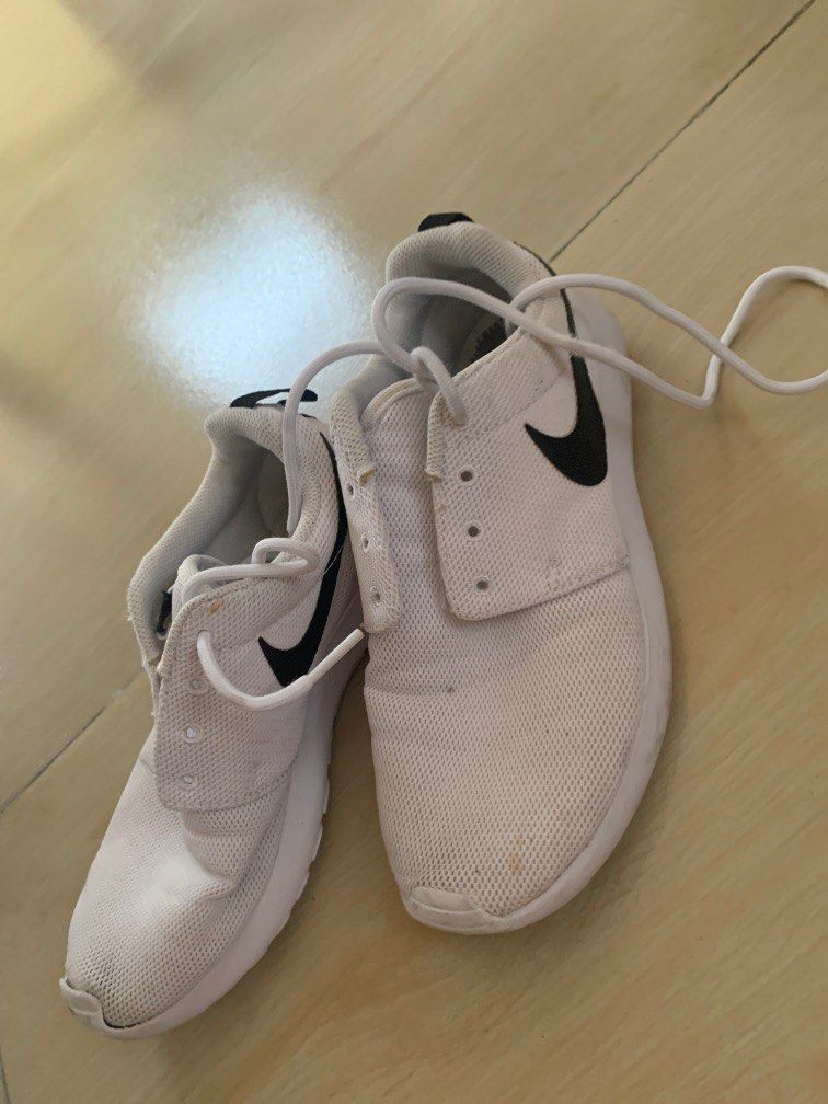 mens white nike casual shoes
