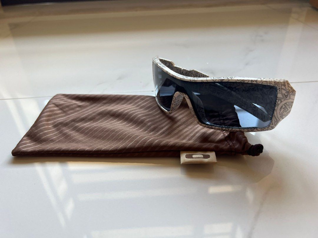 Oakley oil rig white ghost text hotsell