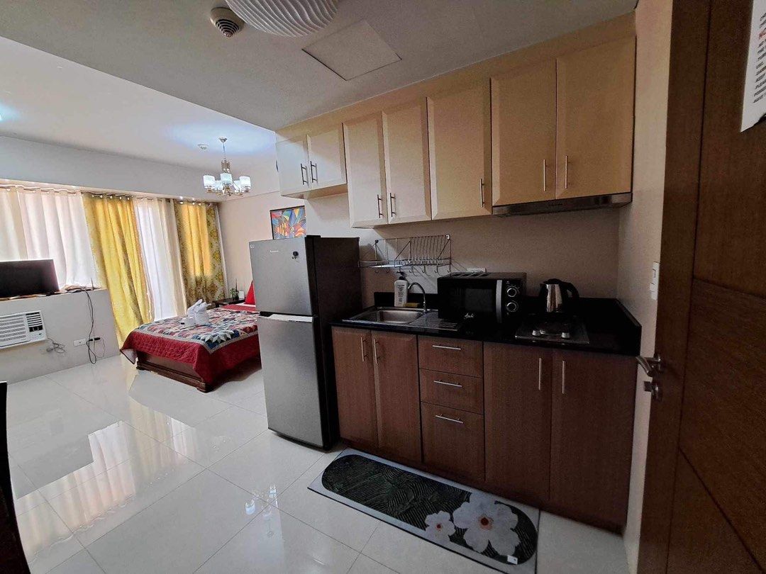 One Palm Tree Villas (Category: Apartments & Condos) located in Pasay City. Submitted by argo1989 (Listing ID 1251316417, Image 2). Description: Newport City Studio unit (31.5sqm) 7th floor CGT included .