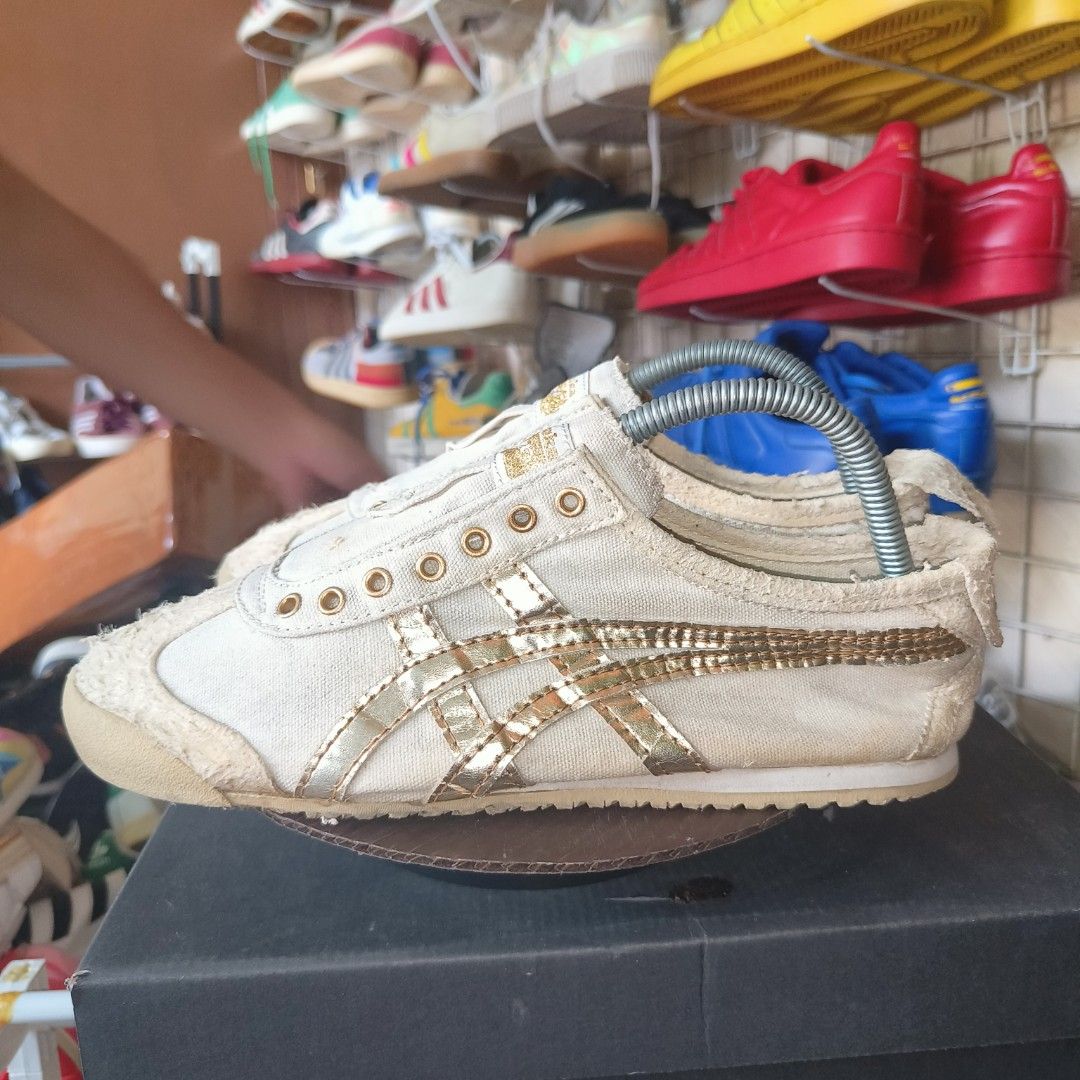Store onitsuka sale tiger di bekasi