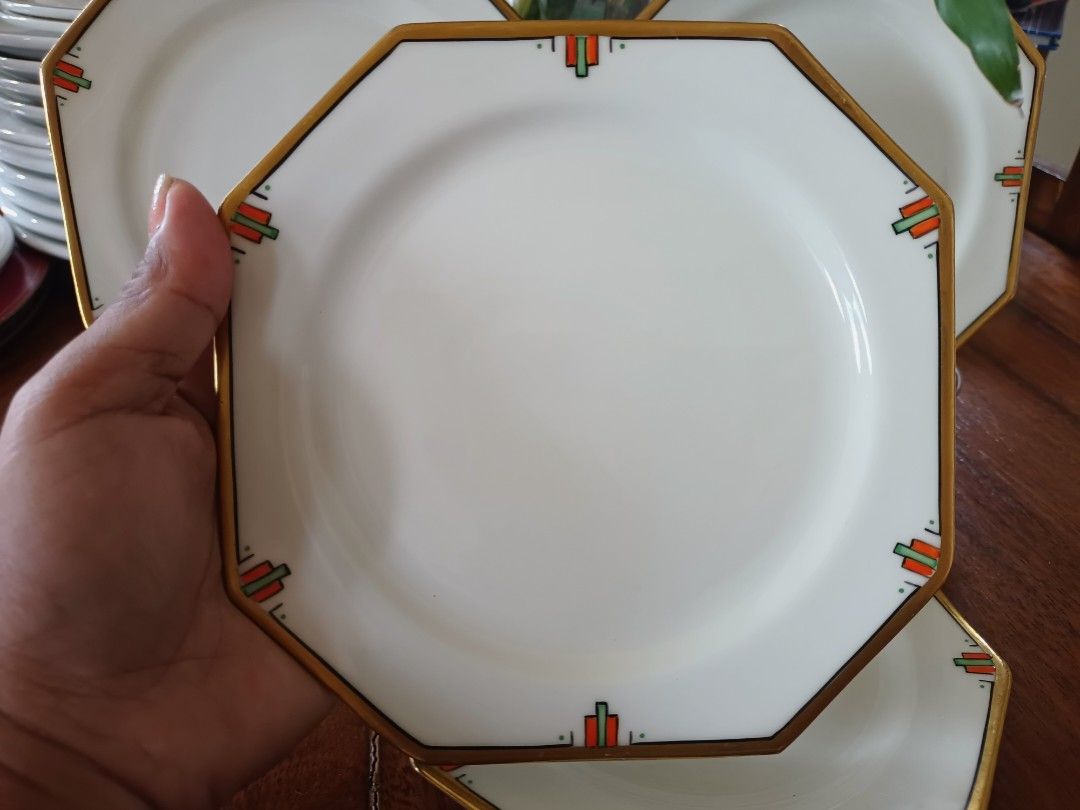 Paragon Fine Bone China Made in England (Category: Dinnerware & Cutlery) located in Polangui. Submitted by cornerbags_shoes (Listing ID 1251309851, Image 2). Description: 4pcs for 400pesos This is branded by Paragon, a fine bone China made in England with gold lining.