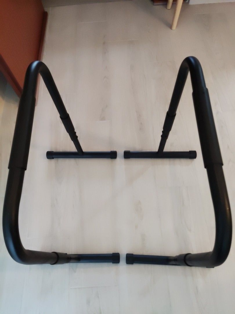 Adjustable Parallel dips bars (Category: Cardio & Fitness Machines) located in Singapore. Submitted by rx480 (Listing ID 1251343993, Image 2). Description: Sturdy and stable parallel bars Height adjustable from 62-92cm via screws Rubber grips on top and on both sides.