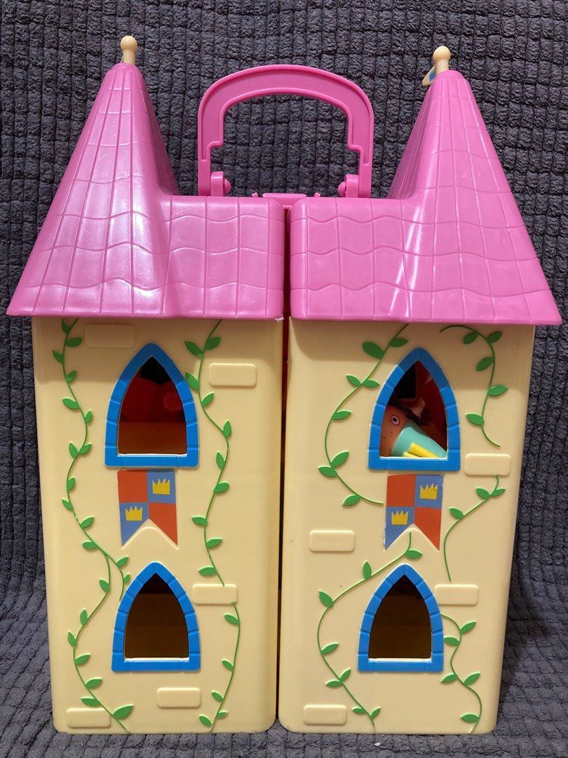 Peppa Pig Peppa's Princess Castle Deluxe Playset on Carousell