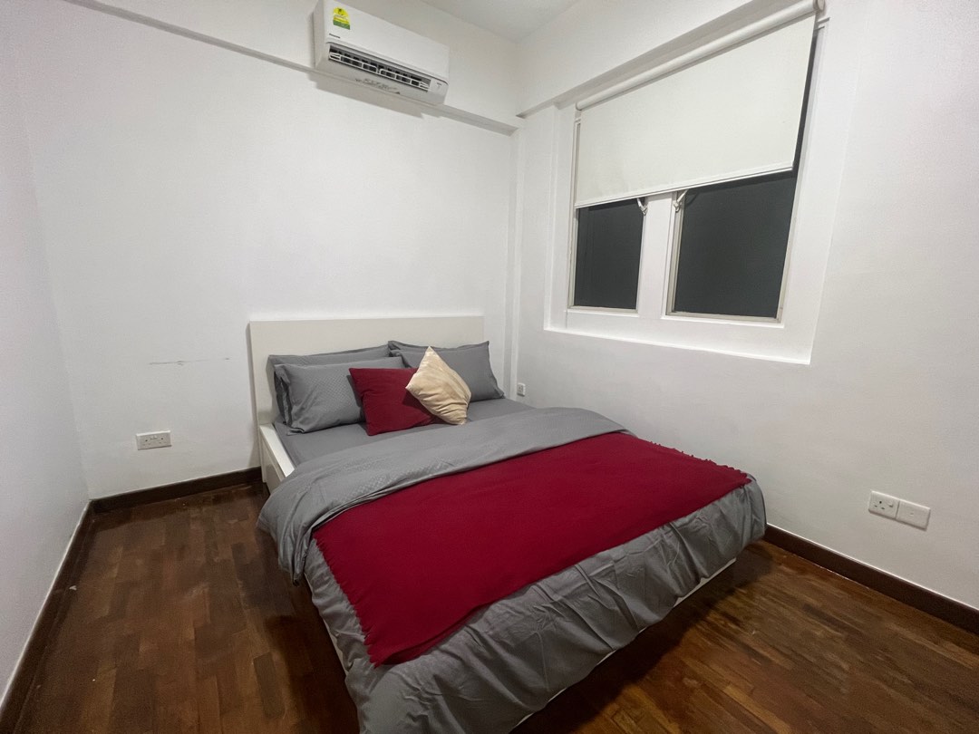 Cosy & clean common room w attached bathroom in Geylang, Property