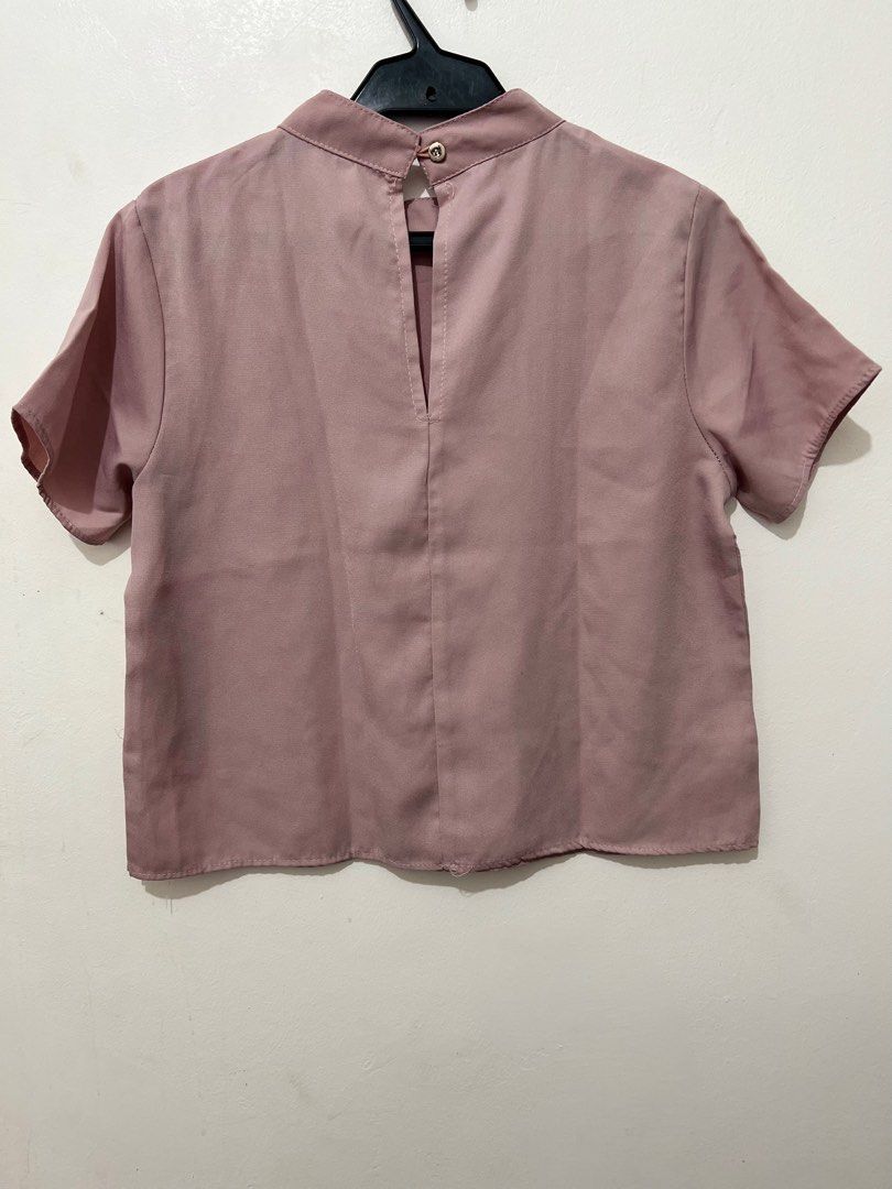 Pink Blouse (Category: Blouses) located in Sogod. Submitted by beeeeehhhh (Listing ID 1251456743, Image 2). Description: Size: S RFS: Declutter.