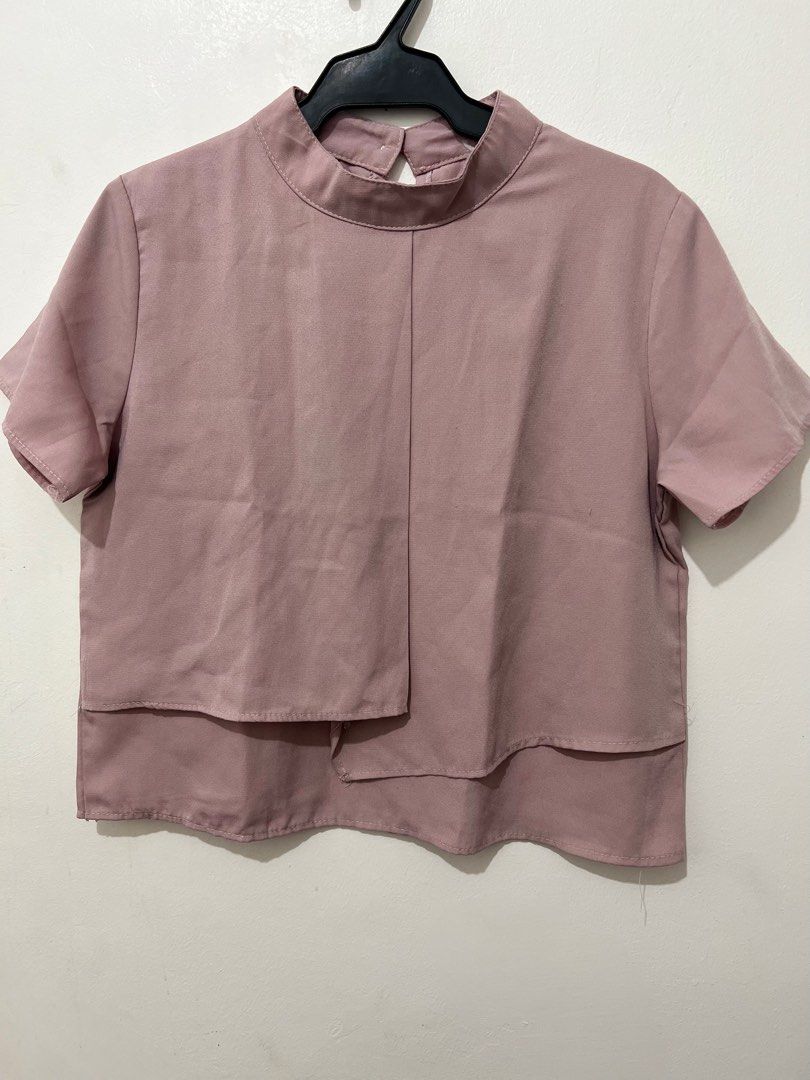 Pink Blouse (Category: Blouses) located in Sogod. Submitted by beeeeehhhh (Listing ID 1251456743, Image 1). Description: Size: S RFS: Declutter.