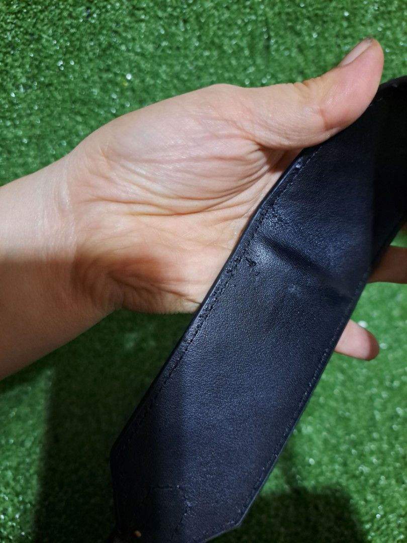 Pinko (Category: Luxury Bags & Wallets) located in Lemery. Submitted by venus23 (Listing ID 1251410727, Image 3). Description: check pic s issue.