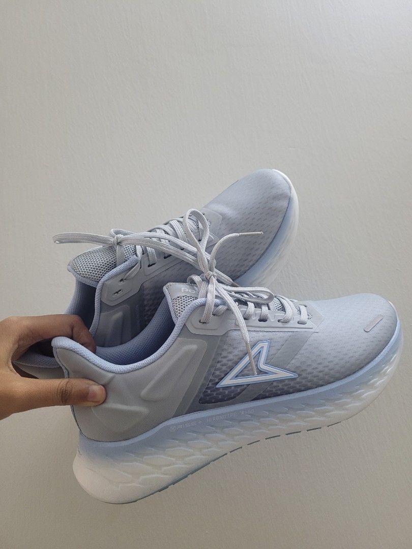 power jogging shoes