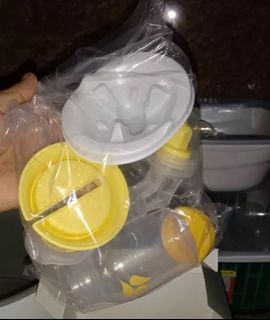 Pre loved Breast Pump | New Medela Harmony Manual Breast pump - now with Flex Technology