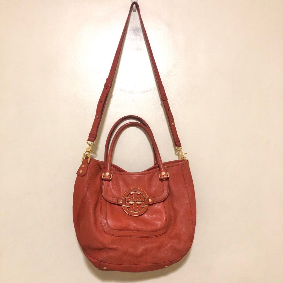 PRELOVED TORY BURCH Amanda Hobo Two way (Category: Luxury Bags & Wallets) located in Manila. Submitted by _bizzd_ (Listing ID 1251362200, Image 2). Description: Preloved , Original/Authentic Tory Burch Amanda Hobo Bag Bought in the US Can be worn as shoulder or body bag With long crossbody bag Unnoticeable leather worn out on hand strap and long strap (see 4th photo) RFS: Decluttering Price + SF c/o buyer Item will be delivered from San Juan City
