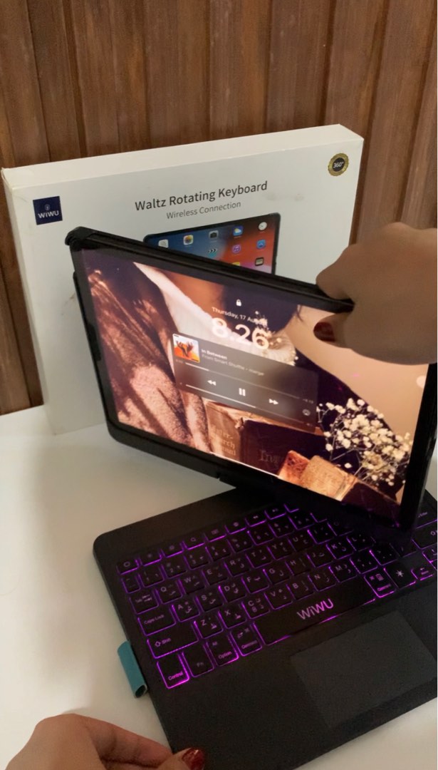 [Preloved] WIWU Waltz Rotating Keyboard with Touchpad Backlit