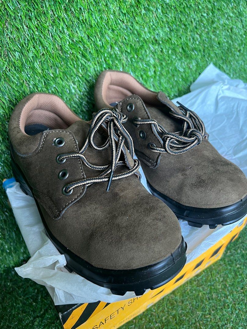 Safety shoes for construction, Women's Fashion, Footwear, Boots on ...