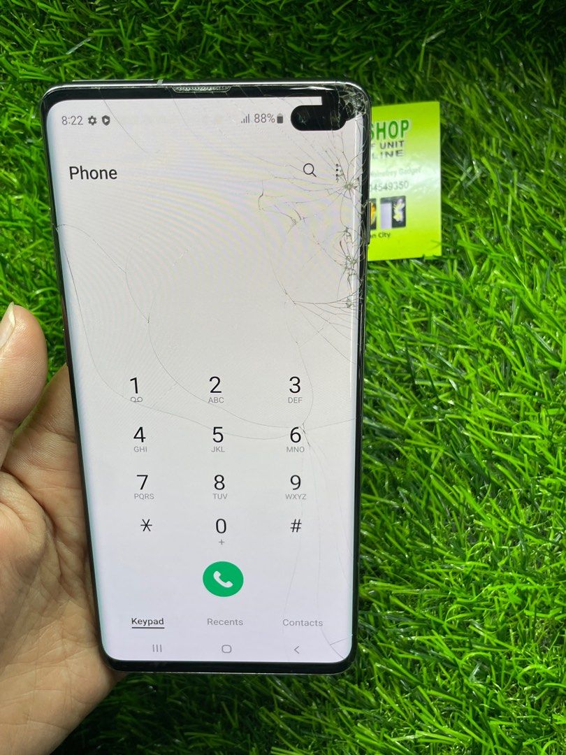 SAMSUNG S10 Plus (Category: Samsung) located in San Juan City. Submitted by wainefreygadgetshop (Listing ID 1251464387, Image 3). Description: SAMSUNG S10 Plus 8gb/128gb 100% ORIGINAL *May BASAG sa Glass at Dark spot po kaya mura kita naman sa pic pero di po nakaka apekto sa smooth performance test to sawa po baga bayaran .BAWAL SA MAARTE . •all Goods at working •No hidden issue /repair History •Money back if proven fake👌 •w/store warranty excep