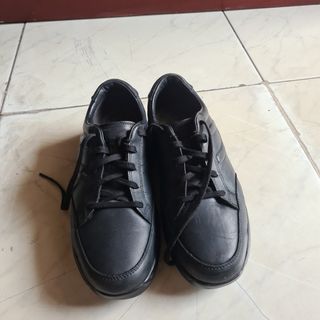 Sepatu merk kybun Probier-Schuh Zürich Caviar