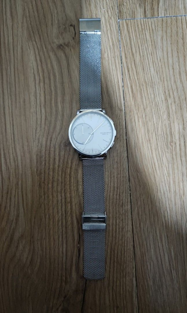 Skagen SKT1100 Hybrid Unisex Luxury Watches on Carousell