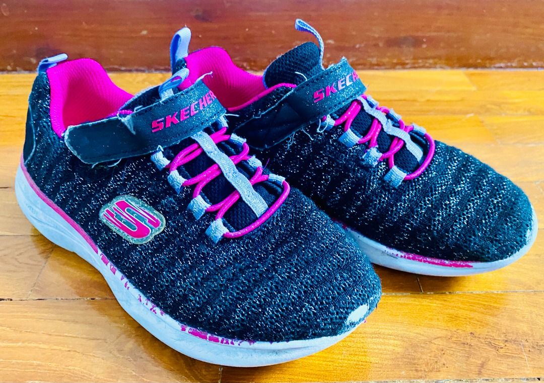 Girls black hotsell running shoes