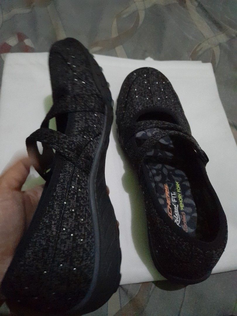 Skechers memory foam deals shoes 7.5