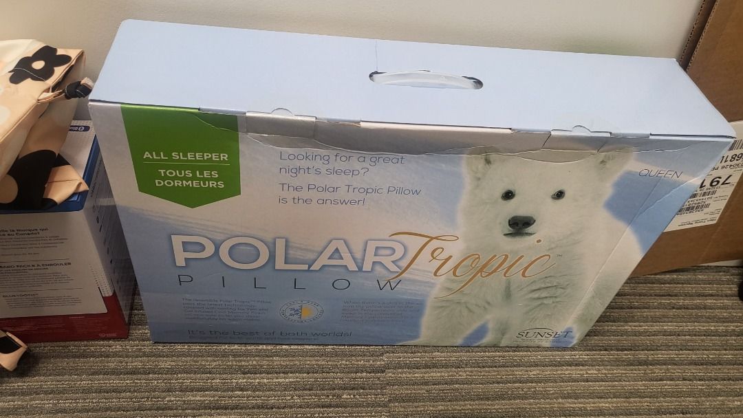 Polar pillow sleep country top