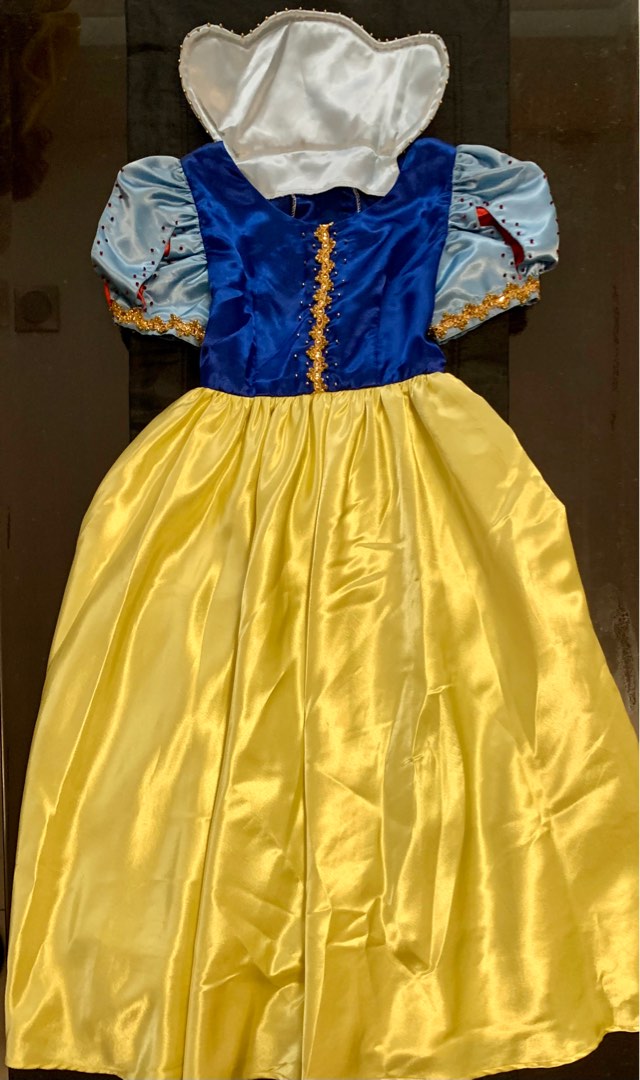 Snow white gown costume on Carousell