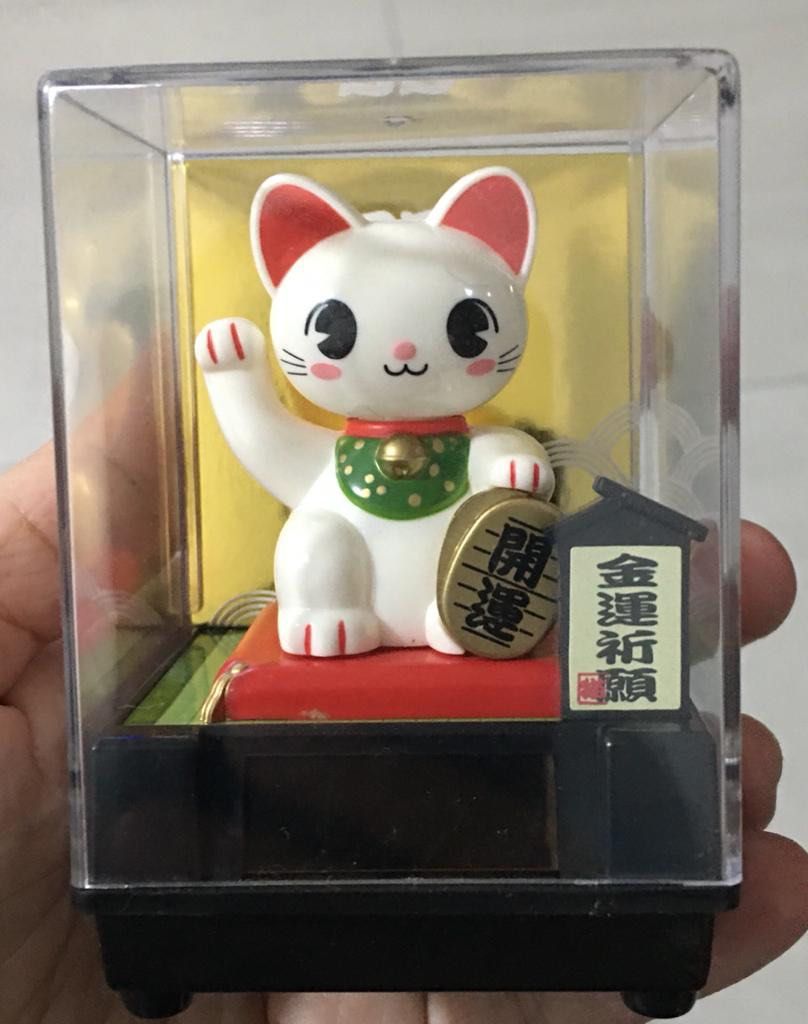 Solar fortune cat on sale