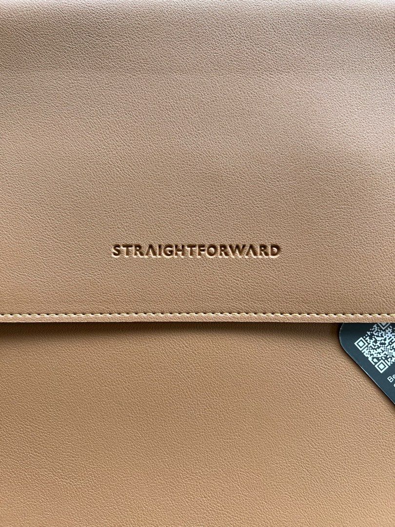 Straightforward 14” laptop sleeve (Category: Laptop Bags & Sleeves) located in Quezon City. Submitted by katguerrers (Listing ID 1251329845, Image 2). Description: Brand New; comes with plastic and tag Rfs: Does not fit my laptop.