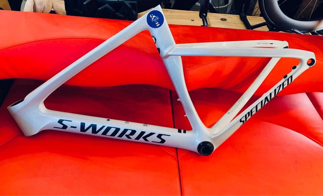 SWorks Venge Frame Size 52 (Category: Parts & Accessories) located in Singapore. Submitted by bbbikeshop (Listing ID 1251410302, Image 1). Description: Bike serviced by us from New Apr 2020 Small repair done Free Build or parts transfer included in pricing .