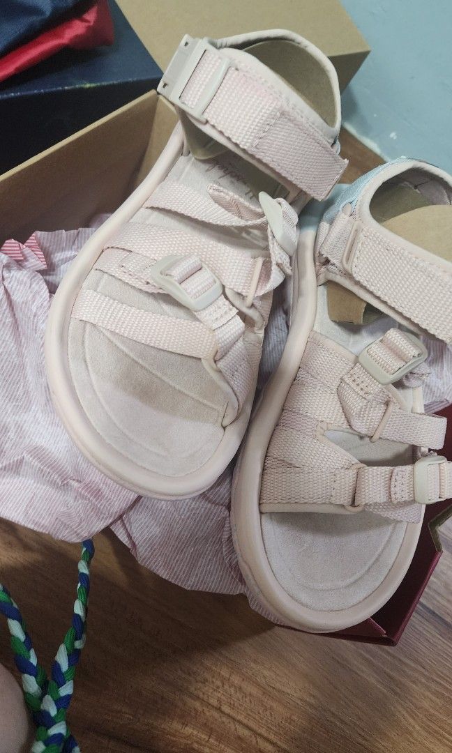 Herschel teva hotsell sandals
